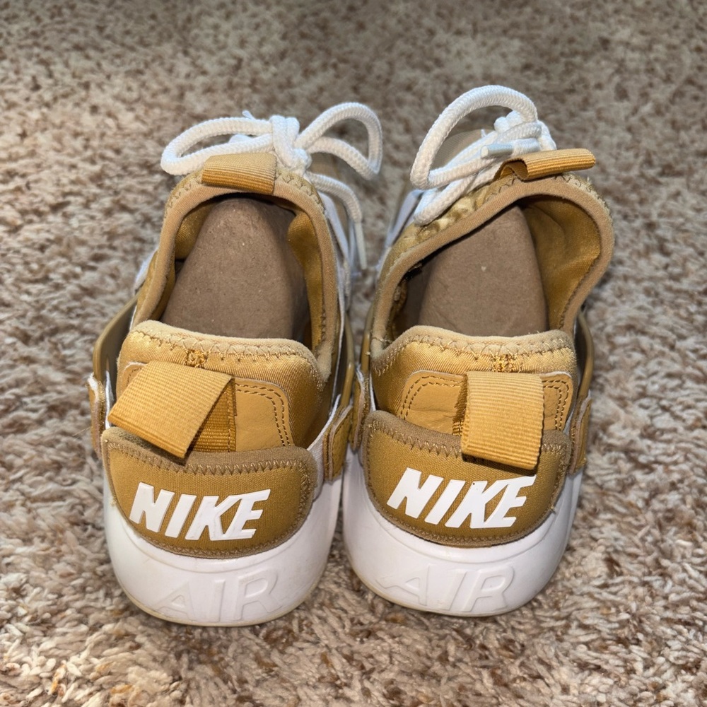 Nike Air Beige Athletic Shoes size 8.5 - Picture 1 of 9